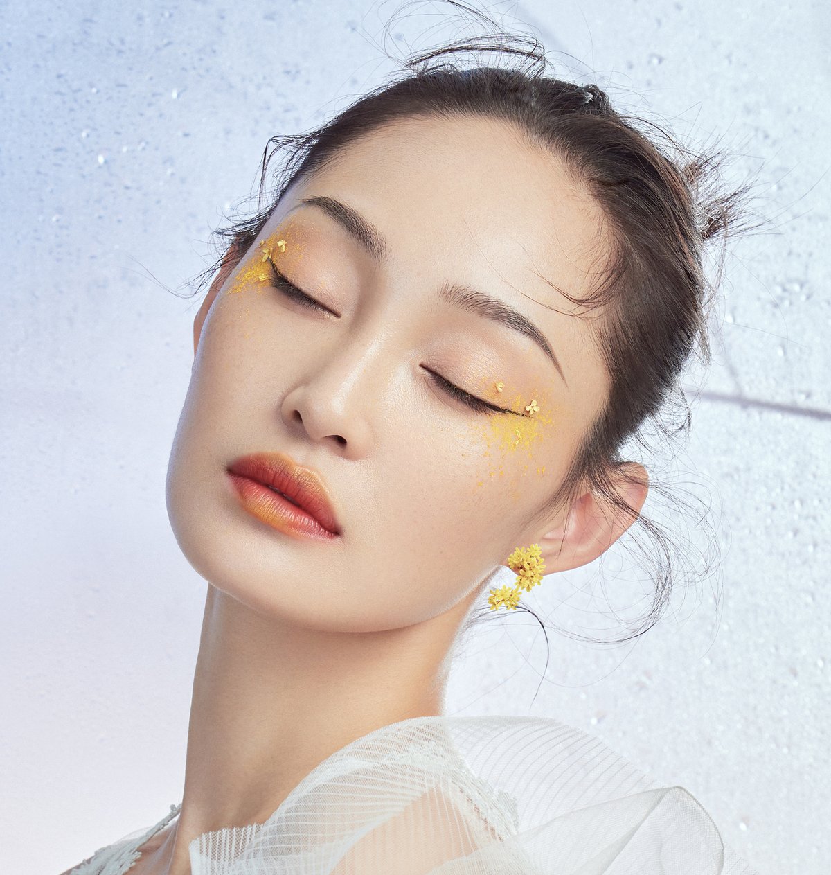 花西子气色创意妆 模特妆容